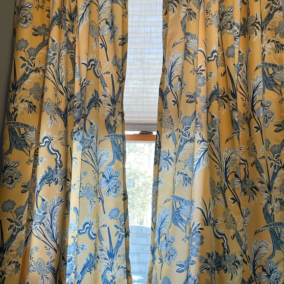 Beautiful Curtains - Picture 3 of 5